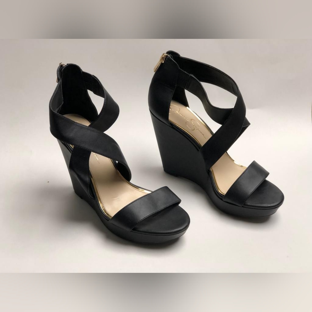 Jessica Simpson Women's Platform comfortable Sandals black 9 leather straps.